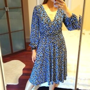 NWT Eliza J V-neck A-shape Fit and Flare Strechy Dress in Navy- size 6